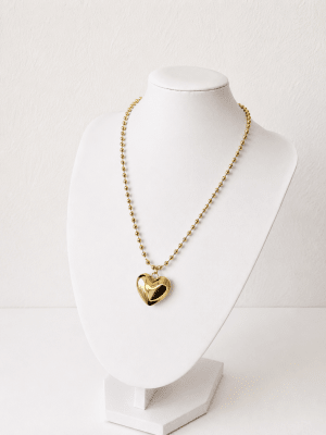 Collar dorado corazón
