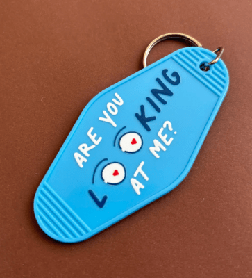 Llavero  Are you LOOKing at me?1