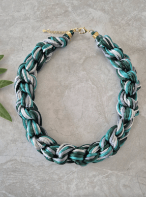 Collar Trama Verde petróleo