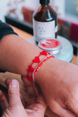 Pulsera Corazones Rojos