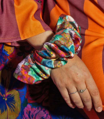 Scrunchie Bustos Griegos