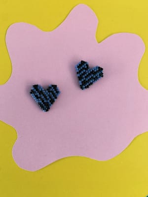 Aros corazón morado oscuro negro1