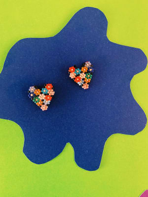 Aros corazón flores base negro