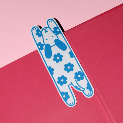 Marcapáginas perrito con flores azules2