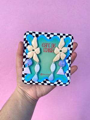 Aros FLOR ASIMÉTRICA VAINILLA