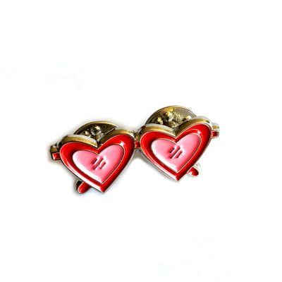 PIN LENTES DE CORAZÓN2