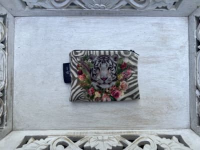 Tarjetero Tigre Albino