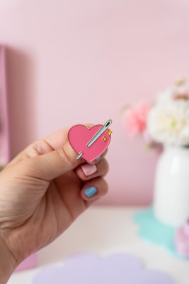 Pin Corazón Costurero