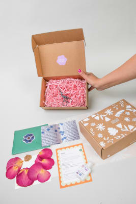 Caja Aprendo Básica (Experiencia: Prensado y armado de rosas)