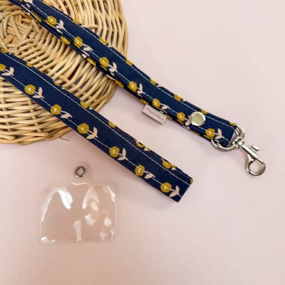 Lanyard - Dancing Daisy1