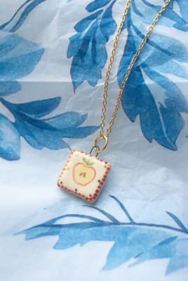 Collar Cuadro Manzana1
