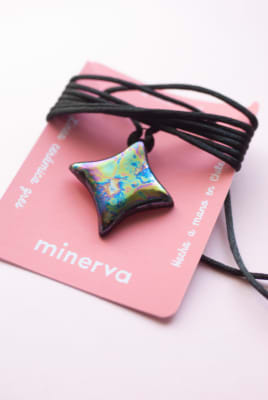 Collar Mimi gres star negro tornasol