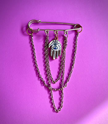 Prendedor hand blue1
