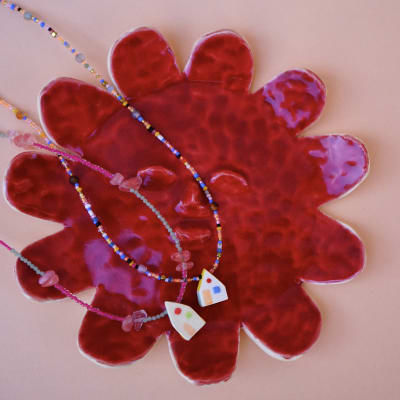Plato flor rojo 011