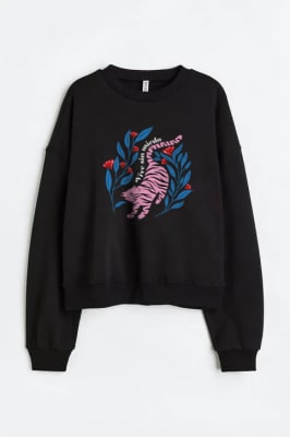 PREVENTA - Polerón Vive Sin Miedo Negro Tigre Rosa