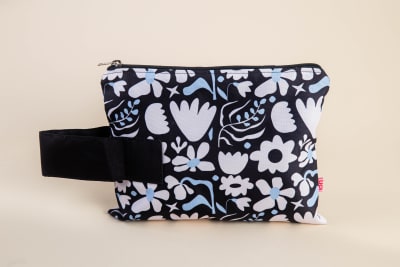 Estuche Clutch Flores Blue2