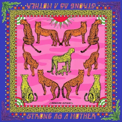 Pañuelo Strong as a Mother 70 x 70 cms