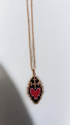 Collar Sagrado Corazon negro2