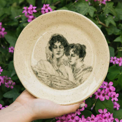 2 MUJERES Y UN LIBRO