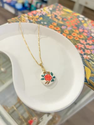 Collar Medalla flor Rojo y verde