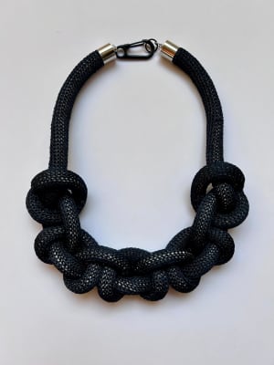 Collar Doris negro1