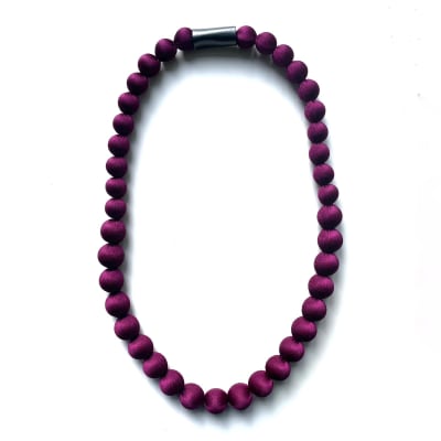 Collar FA! IRIS M Guinda1