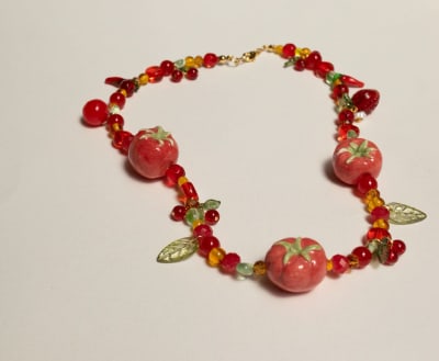 Collar ensalada tomate