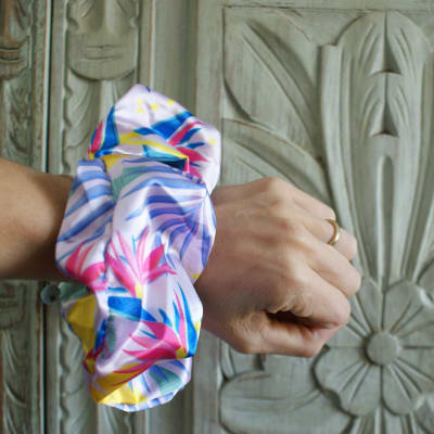 SCRUNCHIE AVE DEL PARAÍSO