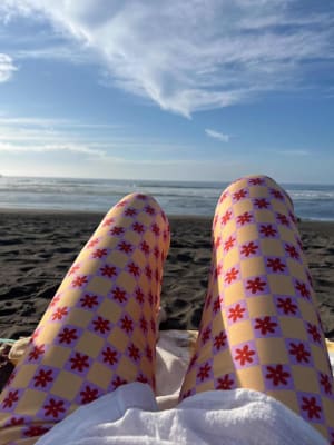 Patas Cuadros amarillos y flores