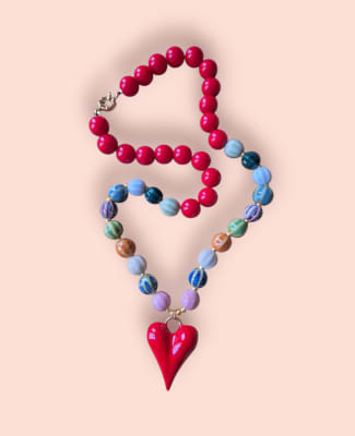 Collar rojo/multicolor corazòn1