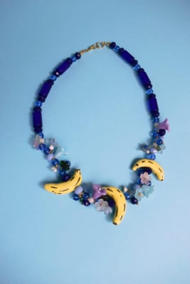 Clgocoll 068 Tres bananas y flores