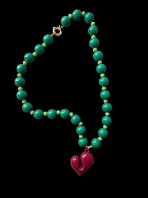 Collar  verde  corazòn oscuro