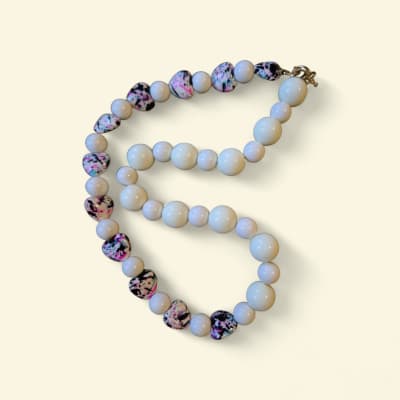 Collar Blanco Corazones1