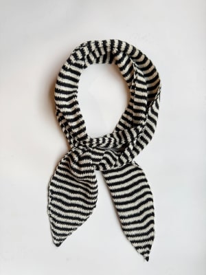 pañuelo lineas negro blanco1