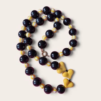 Collar Negro/Amarillo corazones