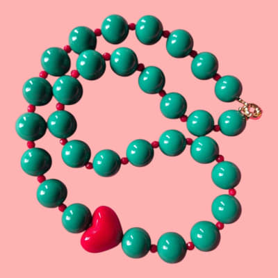 Collar Verde Corazón Rojo1