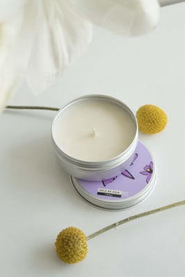 VELA LATA LILA AROMA PAPAYA, SANDIA Y MELON - CERA DE SOJA - 50 GR