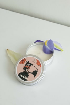 VELA LATA ROSA AROMA FRUTOS ROJOS - CERA DE SOJA - 50 GR1