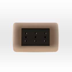 ENCHUFE ARMADO LEXO  TRIPLEX 10A 250V TITANIO-CAFÉ
