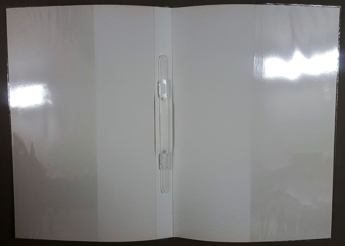 CARPETA  CON GUSANO ROSADO