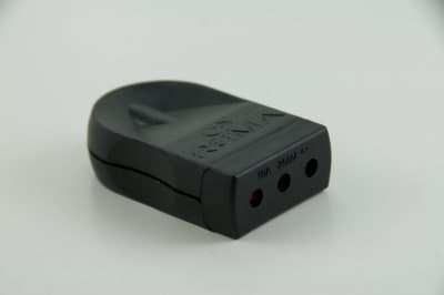 ENCHUFE HEMBRA VOLANTE NEGRO