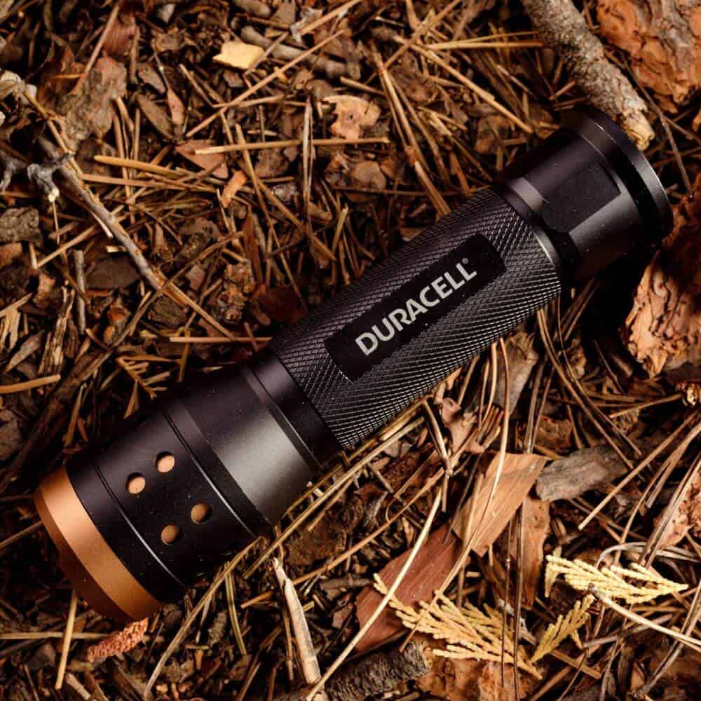 LINTERNA 700 LUM DURACELL3