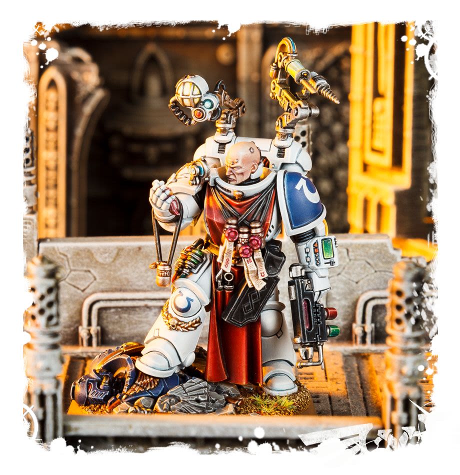 SPACE MARINES PRIMARIS APOTHECARY3