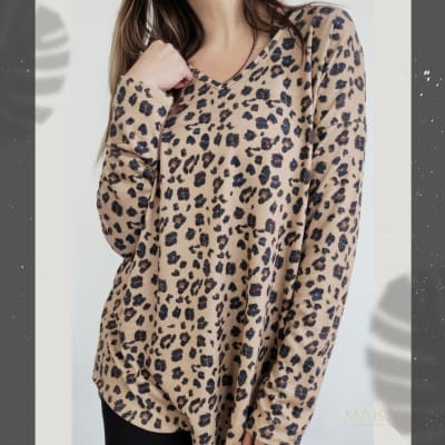 POLERA-CUELLOV-PRINT-01-BEIGE POLERA-CUELLOV-PRINT-01-BEIGE