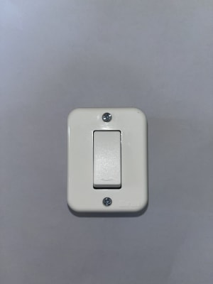 INTERRUPTOR SOBREPUESTO MWD1304979502