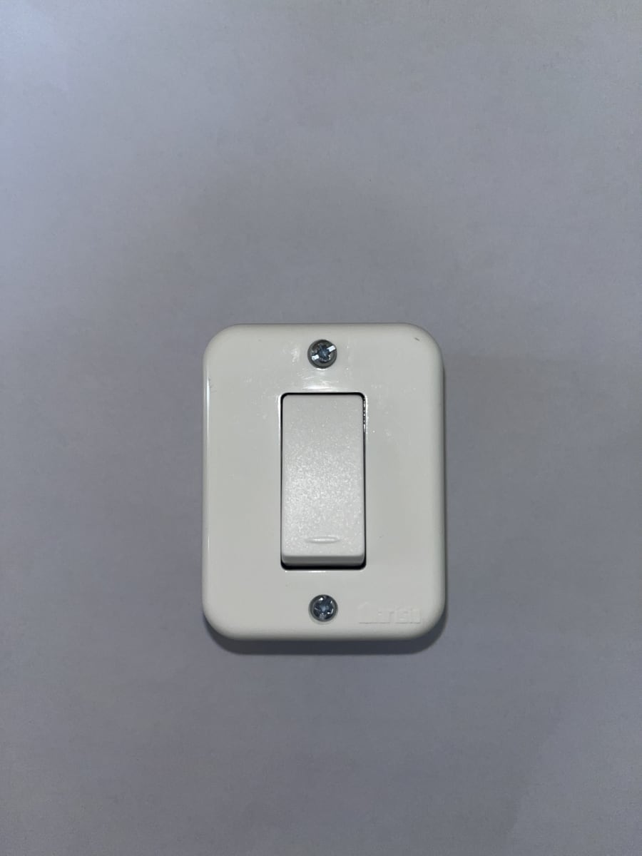 INTERRUPTOR SOBREPUESTO MWD130497950 1