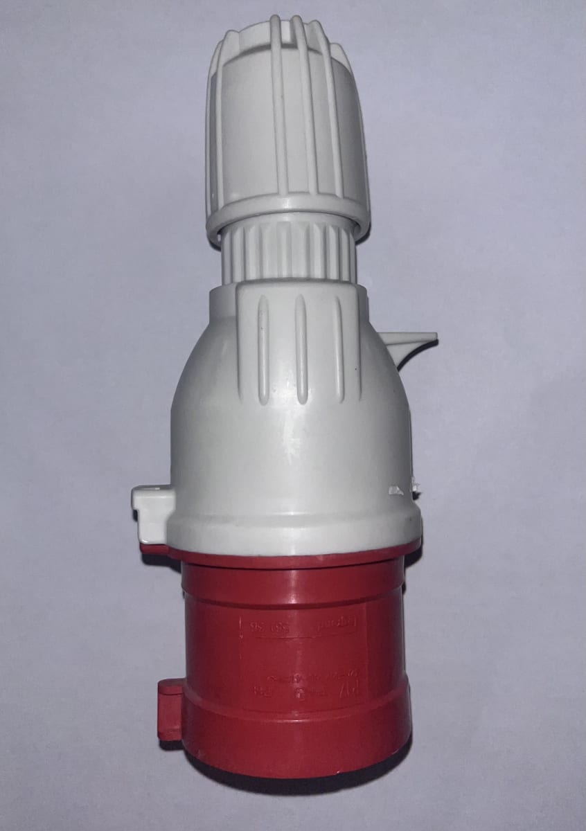 ENCHUFE VOLANTE MACHO 32AMP 380V 4P+T LEGRAND ROJO2