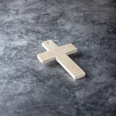 Cruz Decorativa 9 x 13 cm Aprox.1
