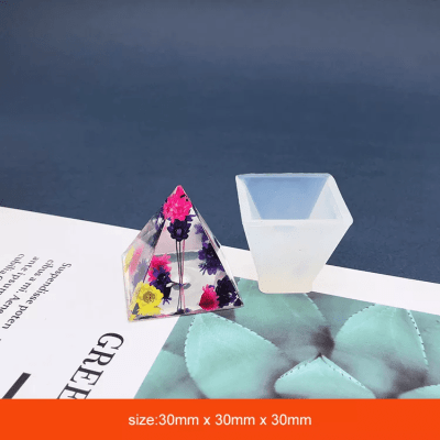 MOLDE DE SILICONA PIRAMIDE (P175)