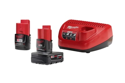 KIT CARGADOR BATERIAS 2 Y 4 AH MILWAUKEE 48-59-24241